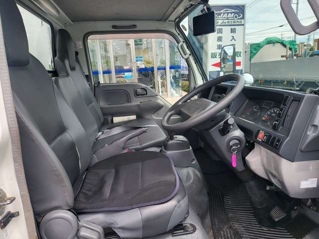 Isuzu Elf 6