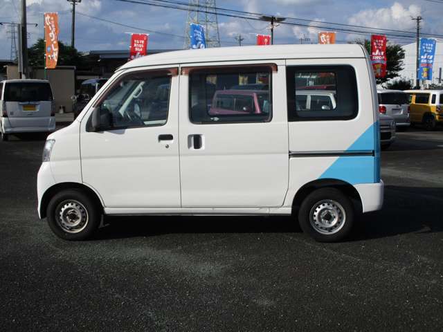 Daihatsu Hijet Cargo 3