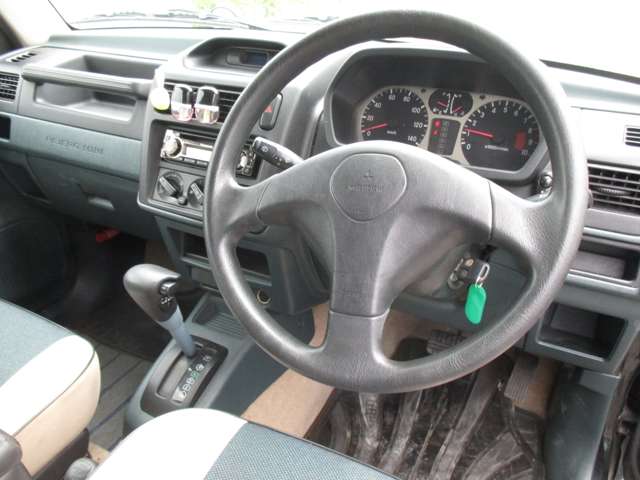 Mitsubishi Pajero Mini 11