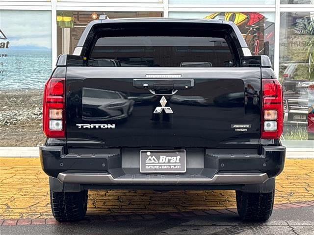 Mitsubishi Triton 9