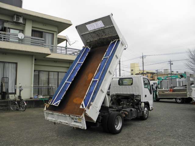 Isuzu Elf 12