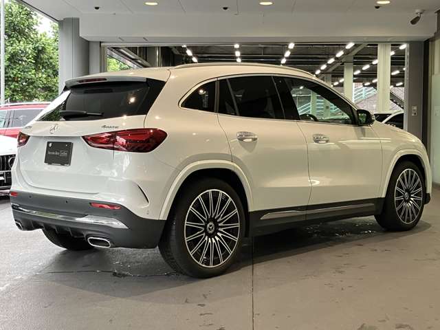 Mercedes-Benz GLA-Class 3