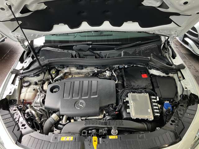 Mercedes-Benz GLA-Class 6