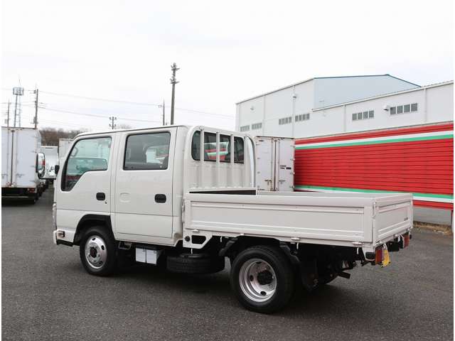 Isuzu Elf 11