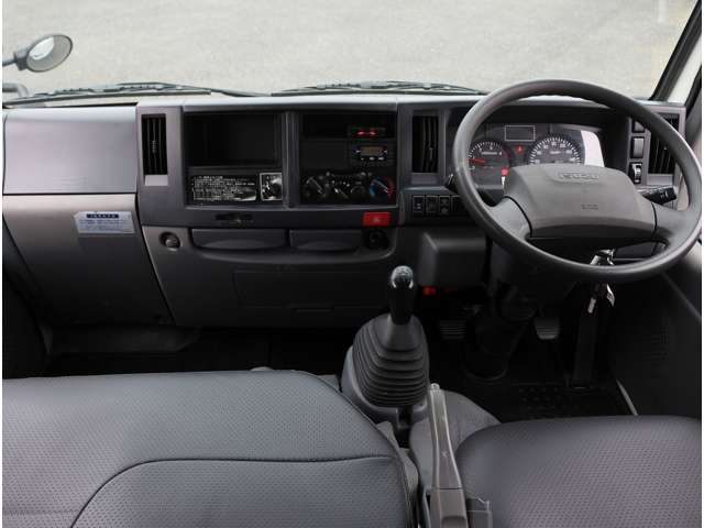 Isuzu Elf 3