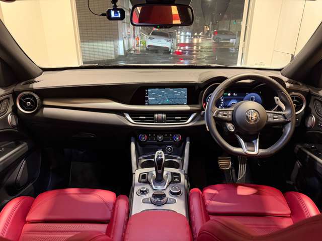Alfa Romeo Stelvio 4