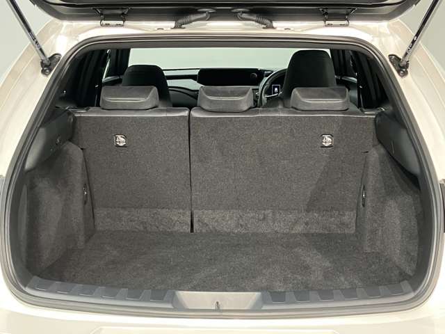 Lexus UX 6