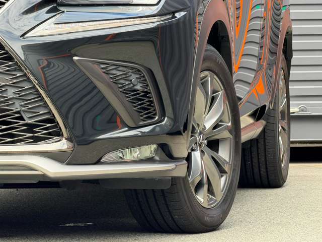 Lexus NX 10