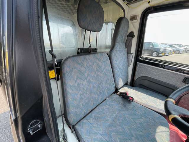 Daihatsu Midget II 8