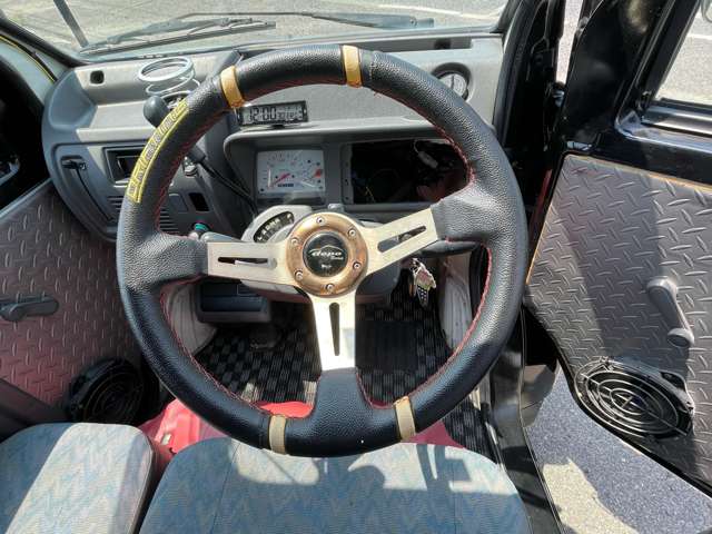 Daihatsu Midget II 9