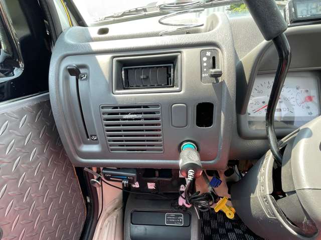 Daihatsu Midget II 10
