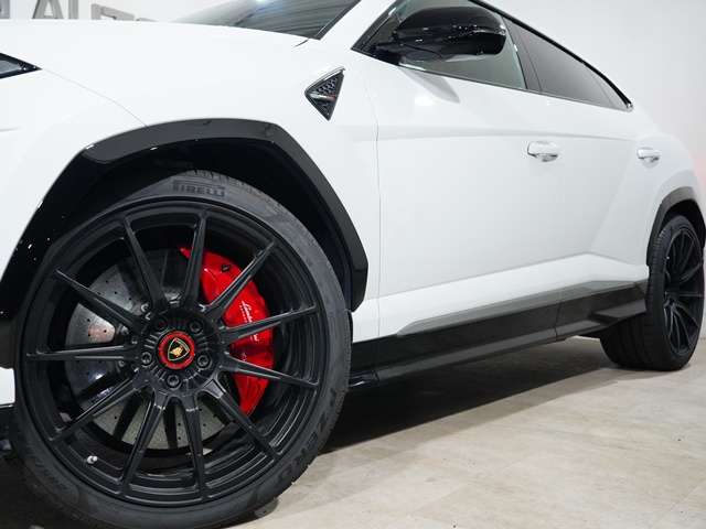 Lamborghini ウルス 11