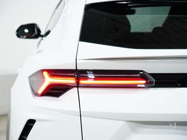 Lamborghini ウルス 7