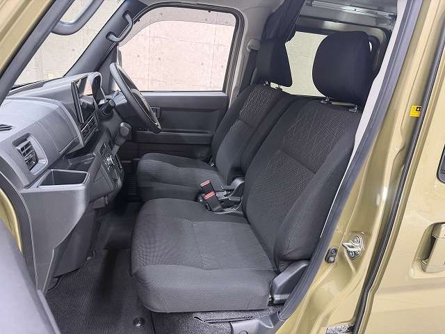 Daihatsu Atrai 8
