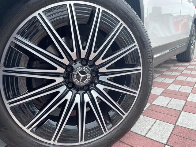 Mercedes-Benz GLB 11