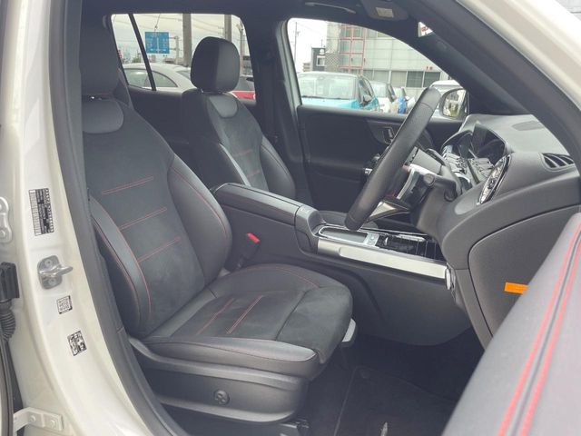 Mercedes-Benz GLB 7