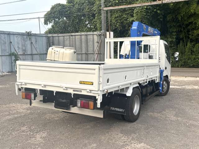 Hino Dutro 4