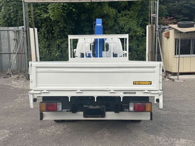 Hino Dutro 5