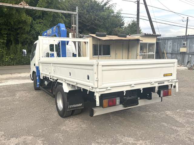 Hino Dutro 6