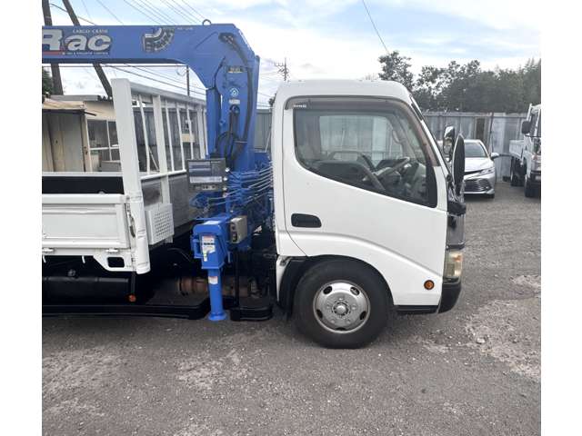 Hino Dutro 9