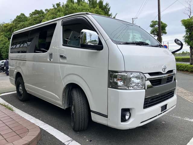 Toyota Hiace Van 3