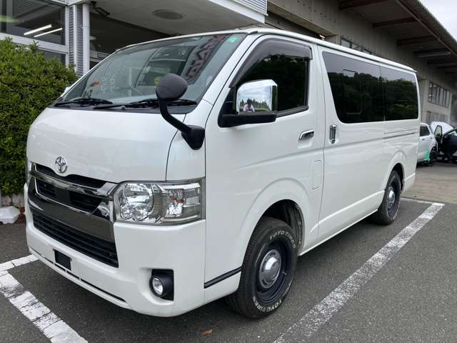 Toyota Hiace Van 4
