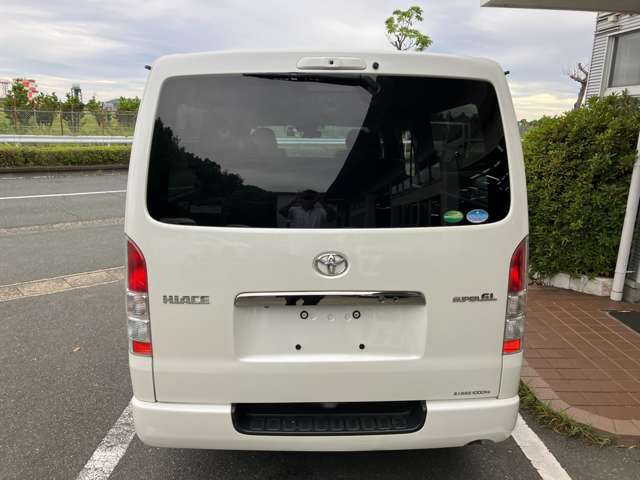 Toyota Hiace Van 7