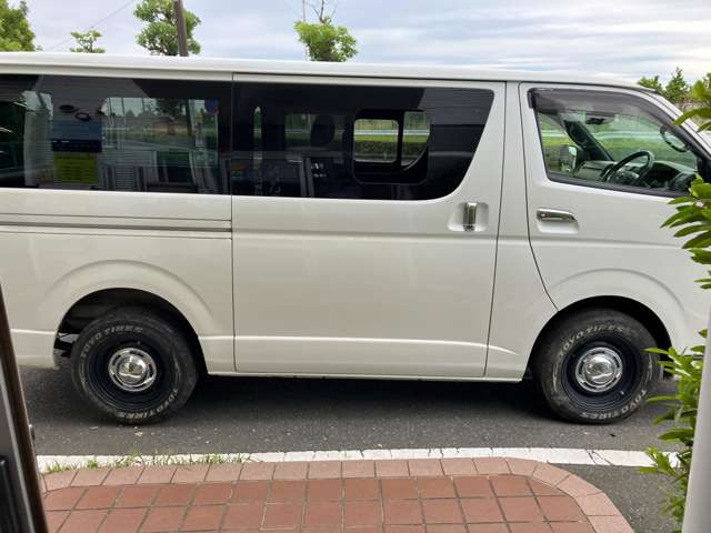 Toyota Hiace Van 9
