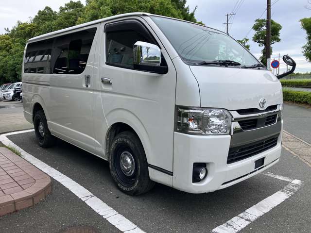Toyota Hiace Van 10