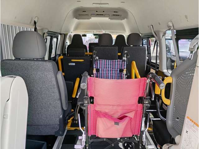 Toyota Hiace Van 8