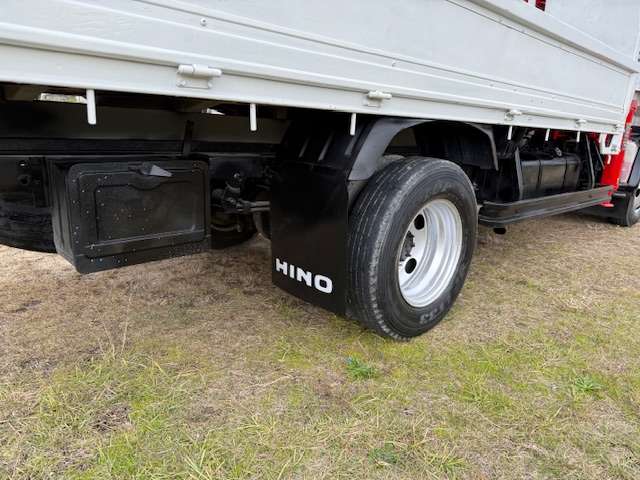 Hino Dutro 12