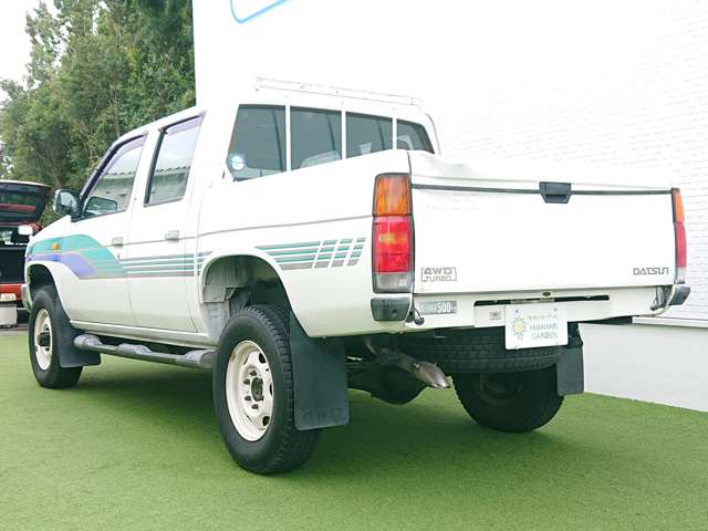 Nissan Datsun 12