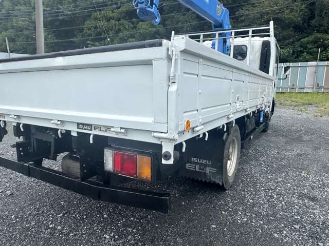 Isuzu Elf 11