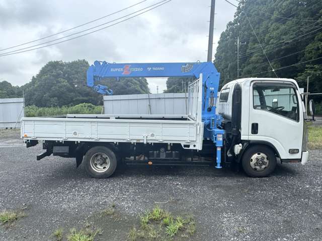 Isuzu Elf 8