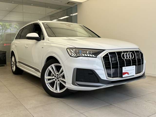 Audi Q7 6