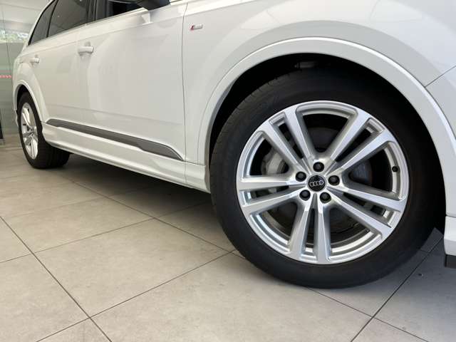 Audi Q7 10
