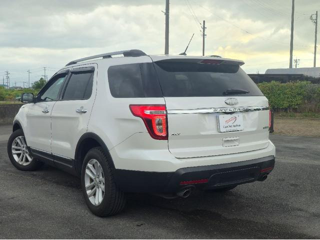 Ford Explorer 8