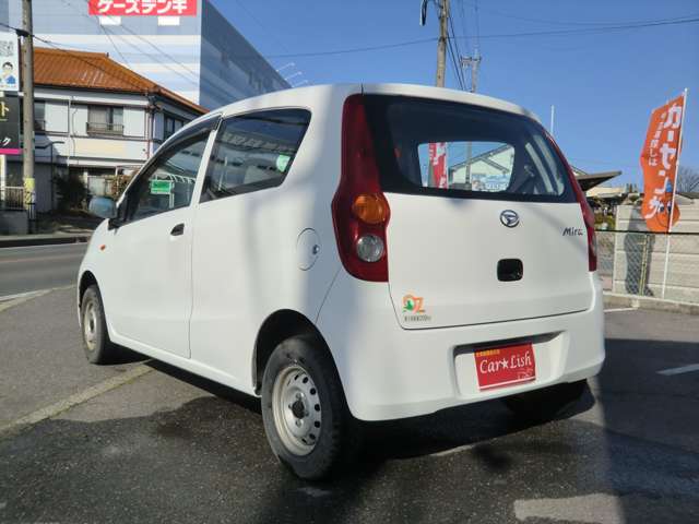 Daihatsu Mira 11