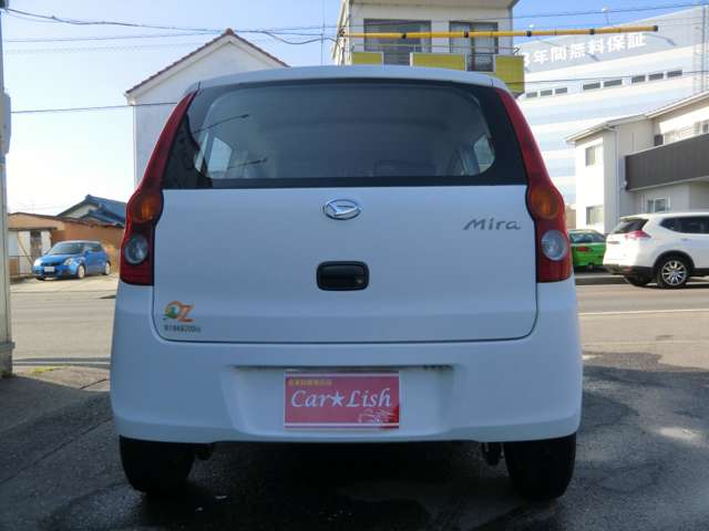 Daihatsu Mira 12