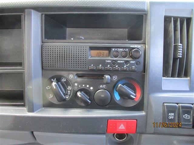 Isuzu Elf 12