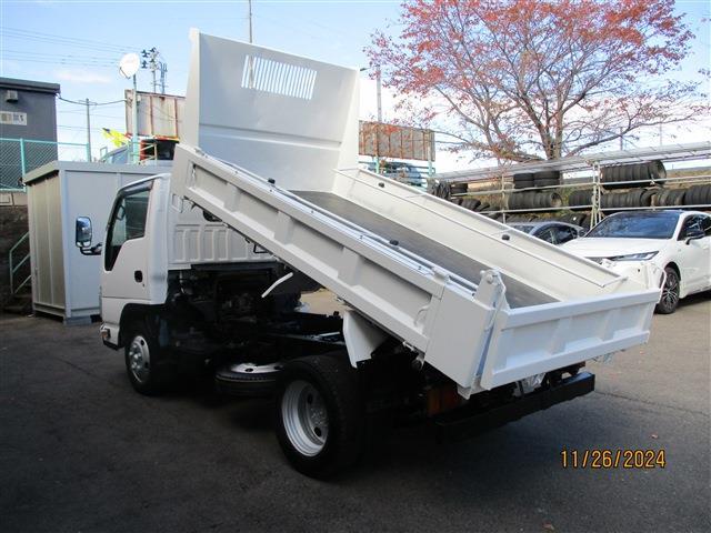 Isuzu Elf 8