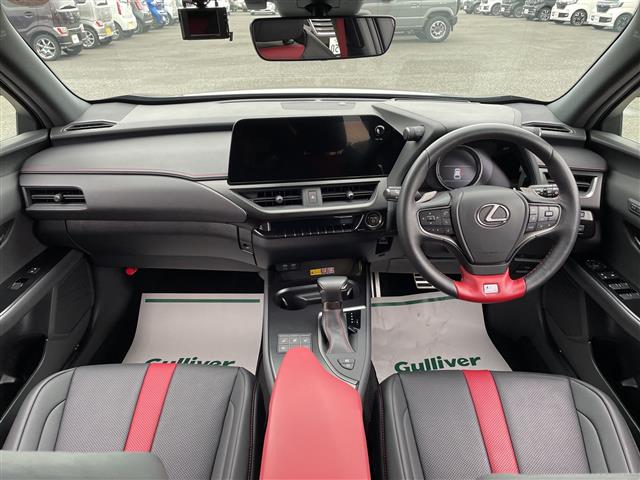 Lexus UX 5