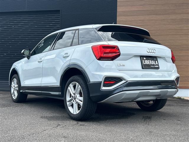 Audi Q2 12