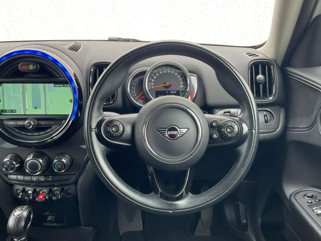 MINI Crossover 8