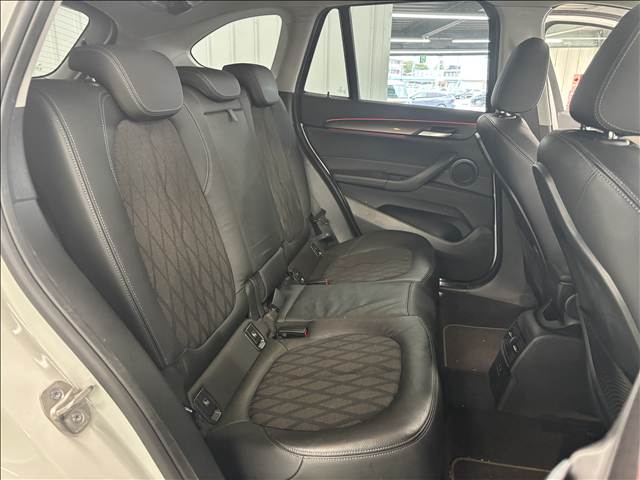 BMW X1 8