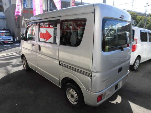 Mitsubishi Minicab Van 5