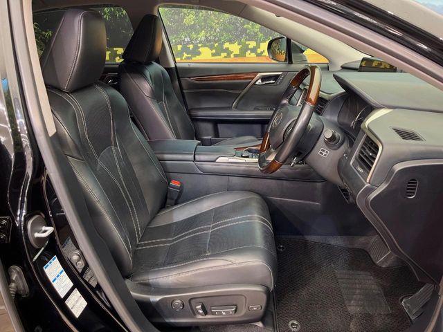 Lexus RX 9
