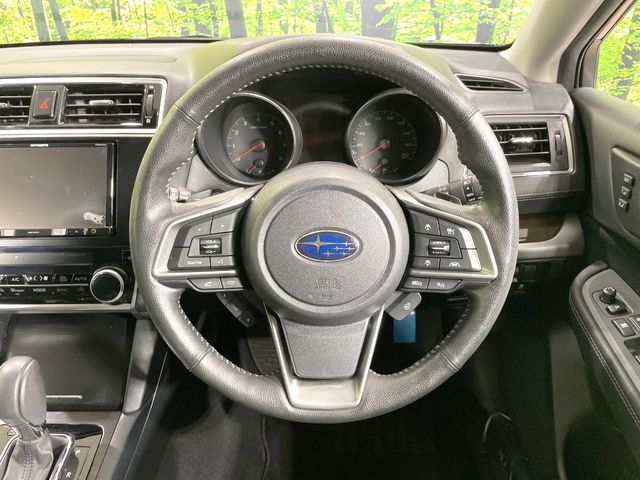 Subaru Legacy Outback 11