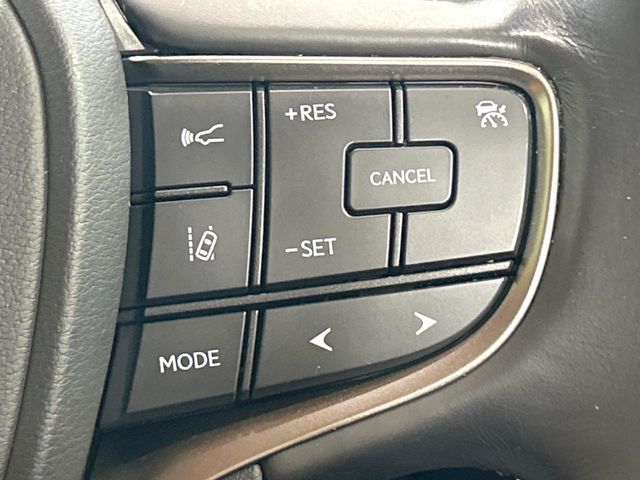 Lexus UX 5