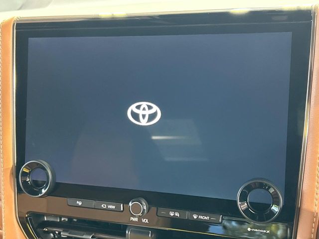 Toyota Vellfire 3